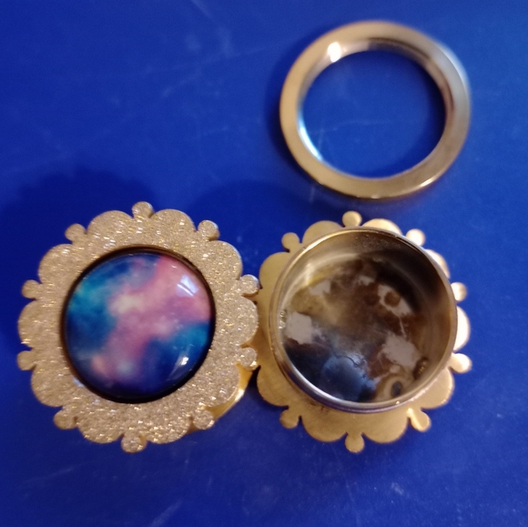 SPARKLING GOLD GALAXY INLAY SCREW BACK TUNNELS - Picture 4 of 6